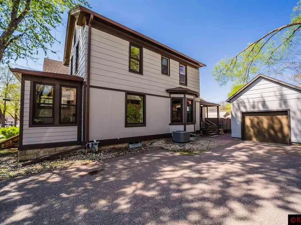 322 E Plum St, Mankato, MN 56001