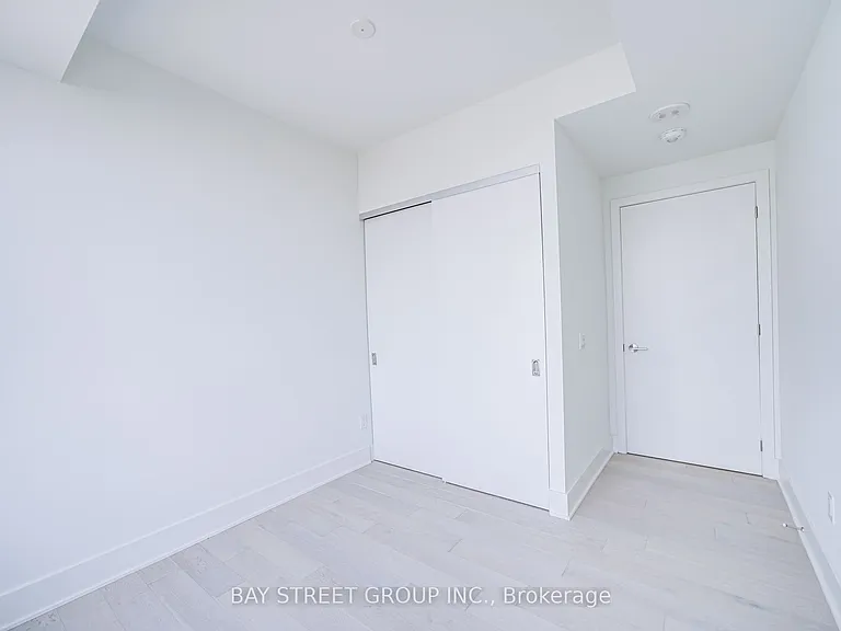 11 Yorkville Ave #2312 — Photo 29