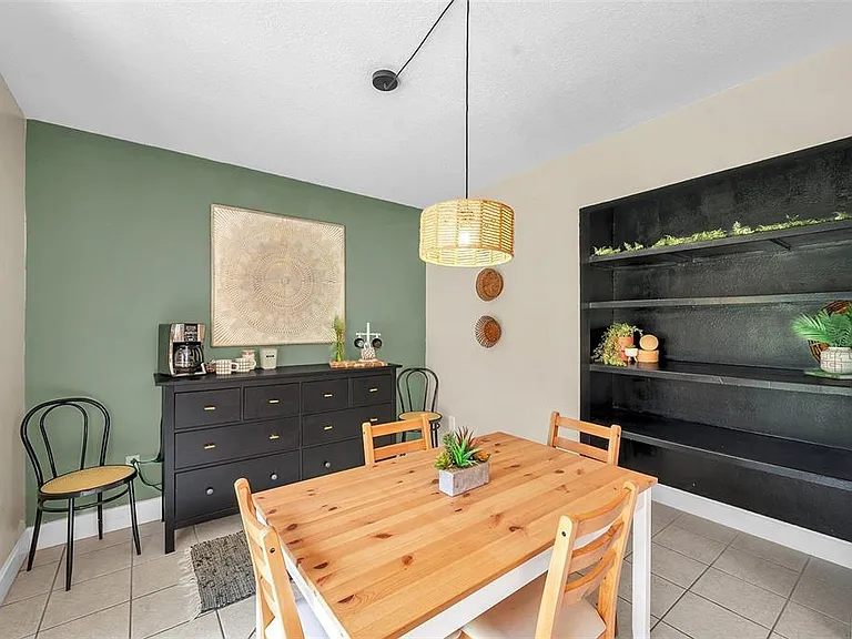 3371 N Bay Ave — Photo 5