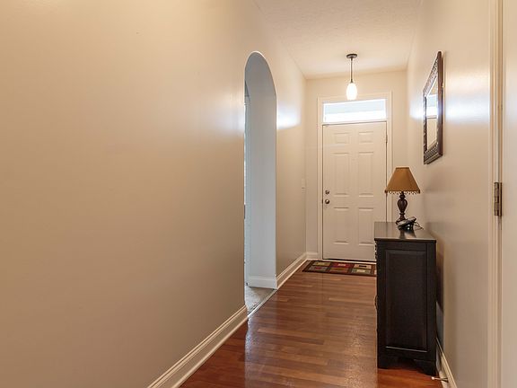 3rd image of 113 Addax Dr
