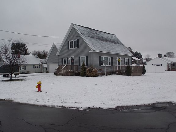 3rd image of 28 West Dr