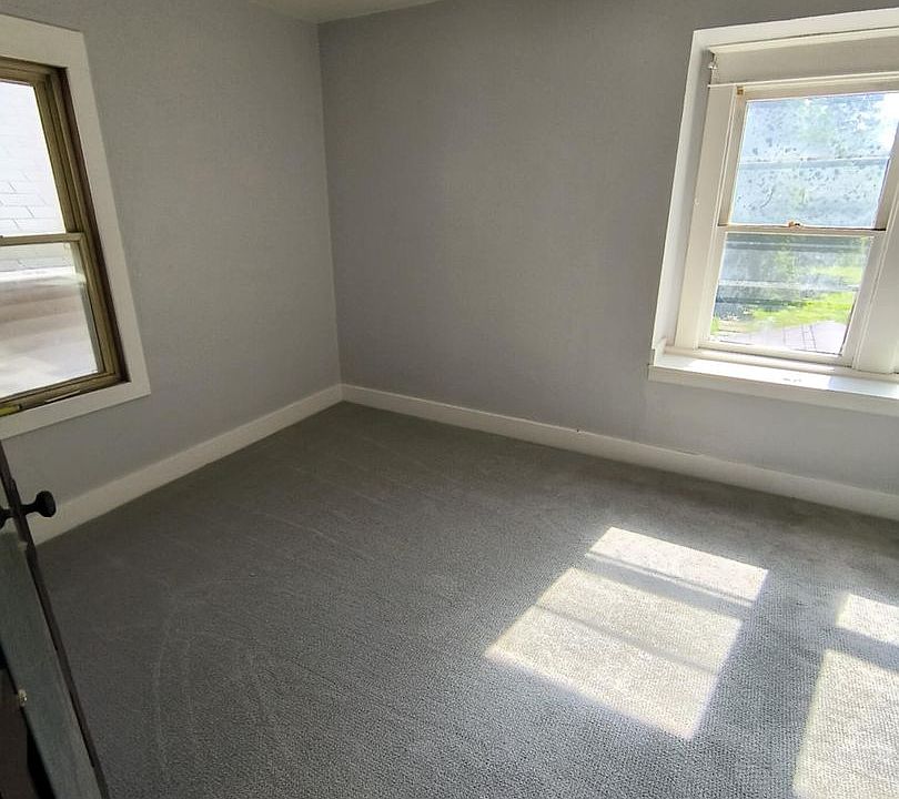 2nd image of 630 Willard St