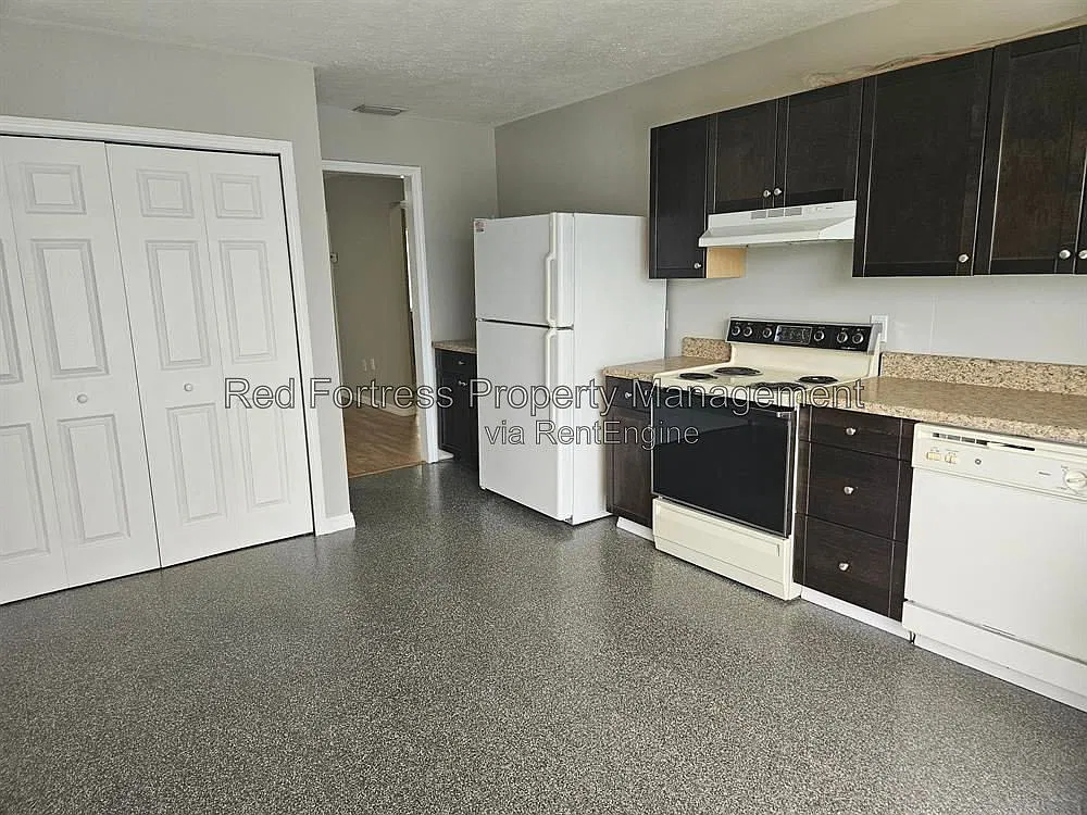 2 bed, 1.0 bath, 850 sqft, $1,300 — Photo 4