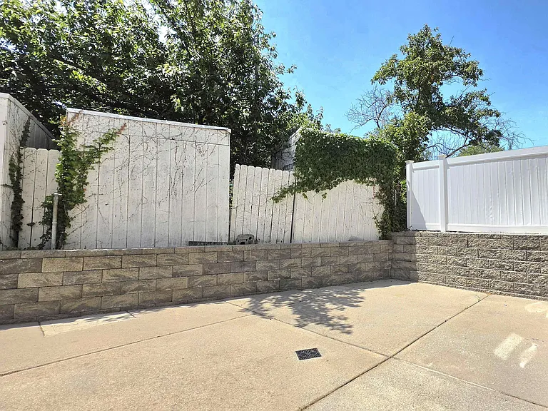 249 Winfield Ave #1 — Photo 14
