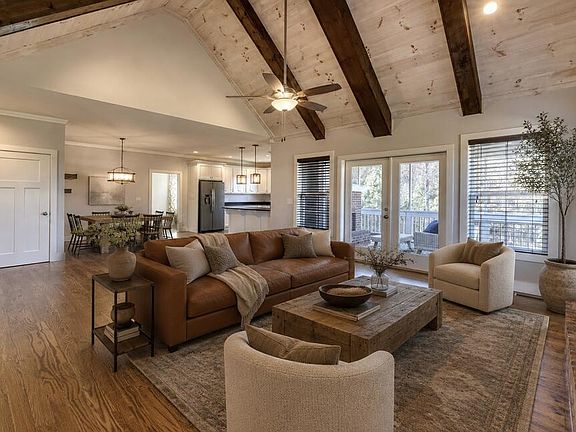 4th image of 161 Loop Ln