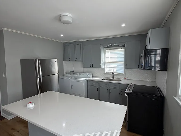 837 W Madison St #2 — Photo 7