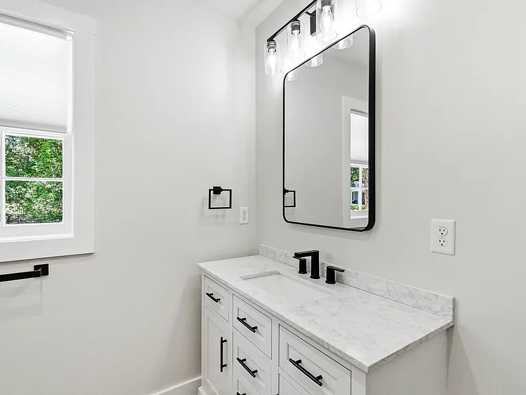 413 Meritta Ave — Photo 28