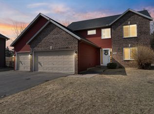 9355 Giffort Ct, Monticello, MN 55362