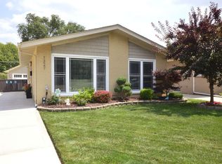 1327 S Highland Ave, Arlington Heights, IL 60005