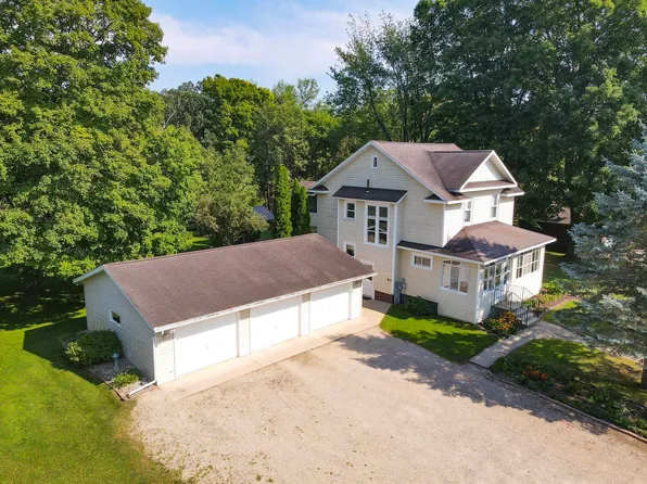 308 N McKenzie Ave, Gillett, WI 54124