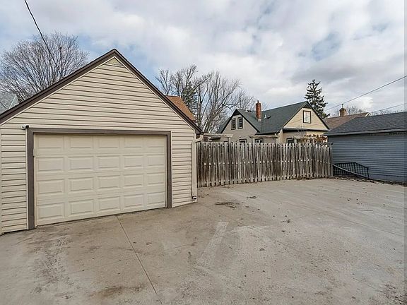 2nd image of 1226 1st St NW