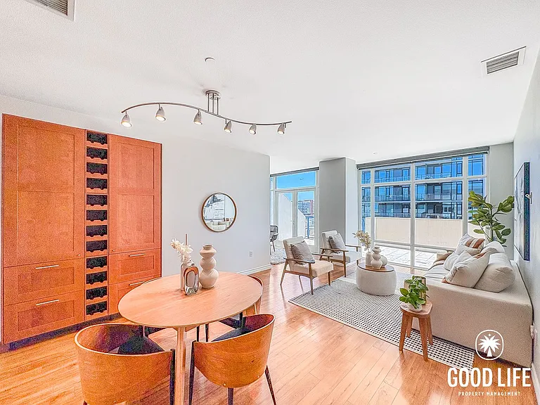 875 G St #804 — Photo 4