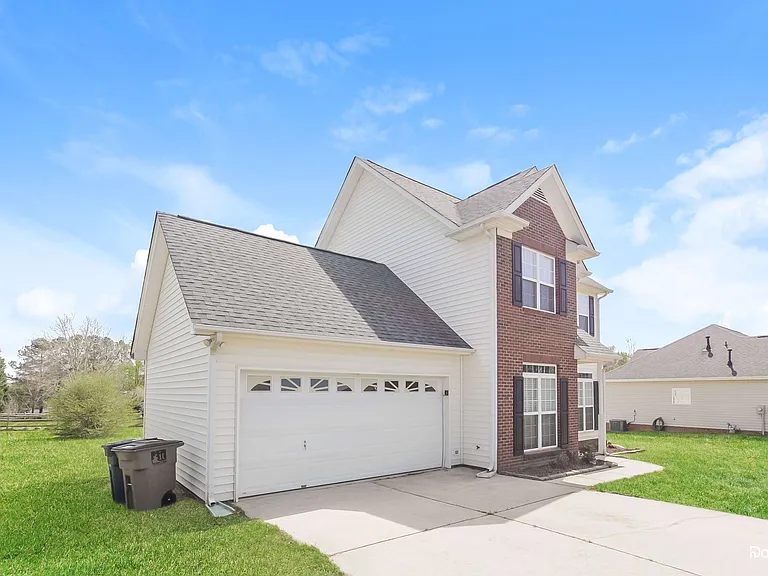 104 Lenox Ln — Photo 14