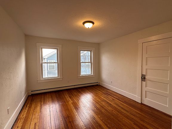 4th image of 25-29 Chapel St #2