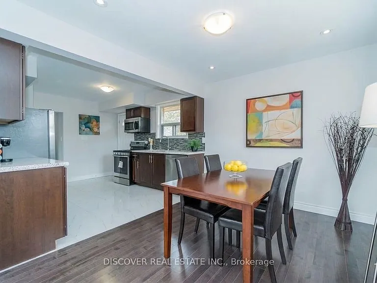 14 Donata Dr — Photo 3