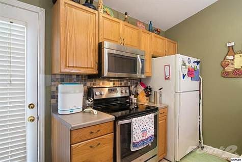 5th image of 9021 Barbee Ln