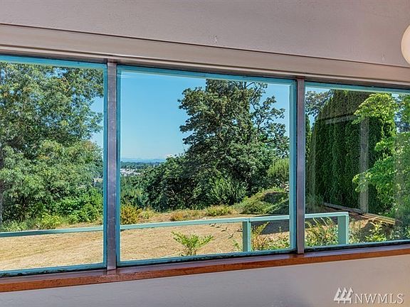 3rd image of 6604 Montana Ln