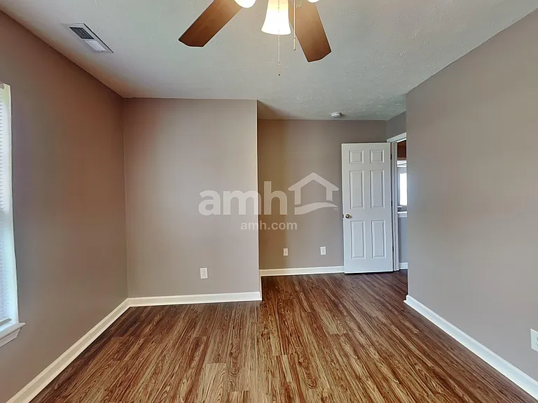 787 Tulip Ln — Photo 16