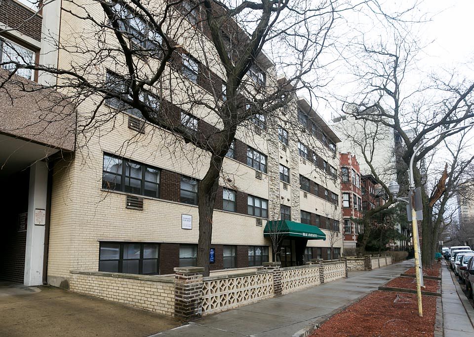 1st image of 510 W Briar Pl APT 503