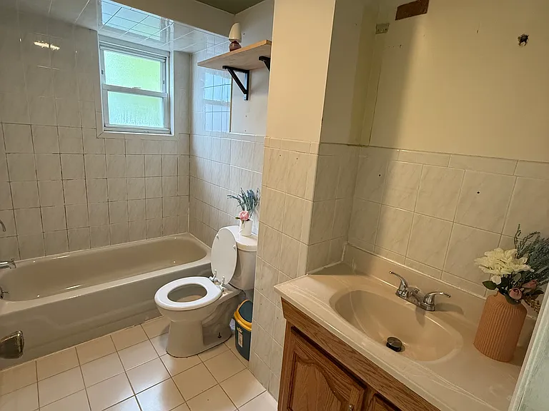 58 Van Buren St #3 — Photo 5