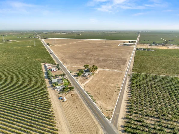 9890 S Hayes Ave, Raisin City, CA 93652