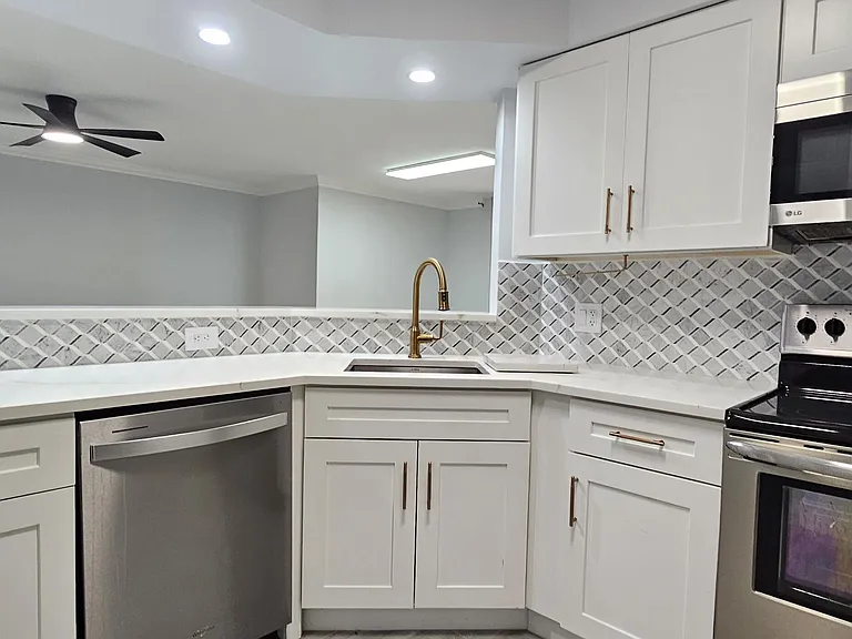 400 Scotia Dr #203 — Photo 50
