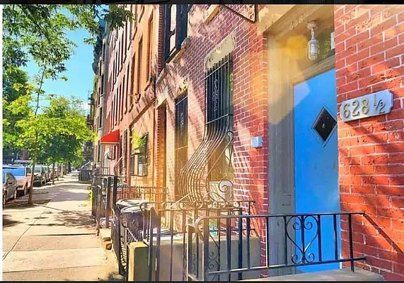 Rented by Corcoran | media 23