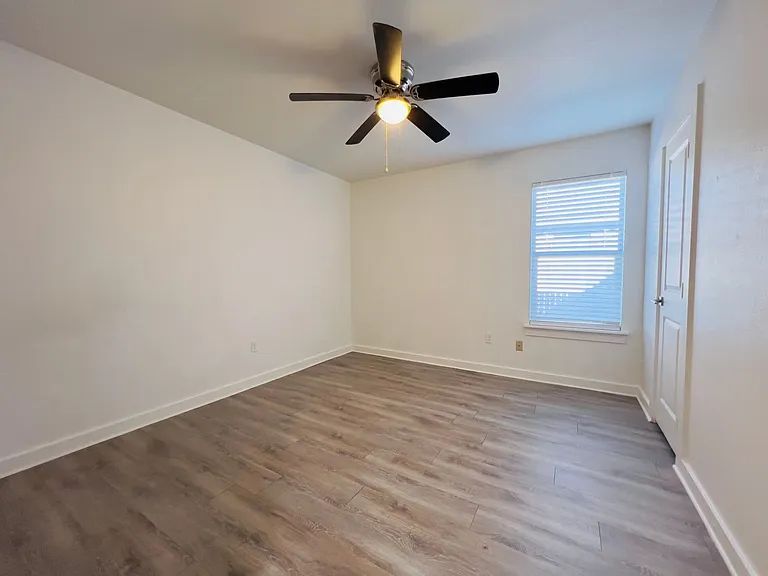 5726 Lehigh St — Photo 19