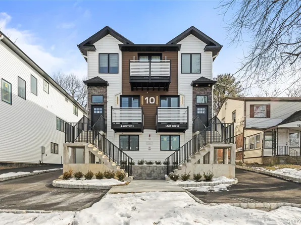 10 Memorial Park #101, Spring Valley, NY 10977