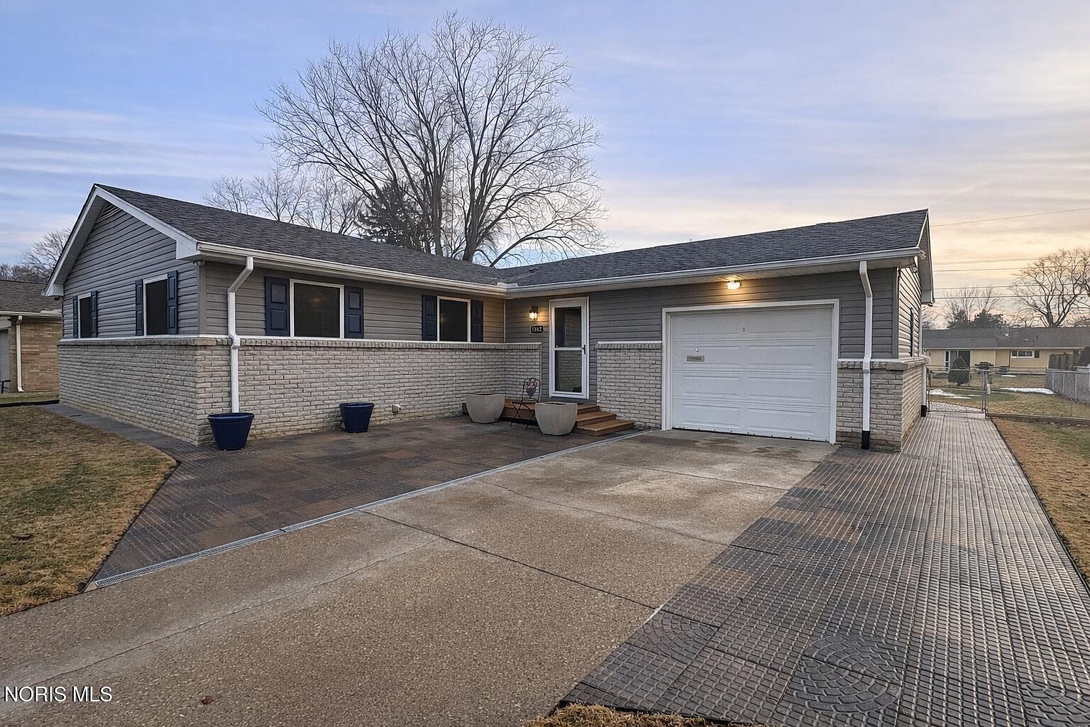 5862 W Benalex Dr, Toledo, OH 43612 | Zillow