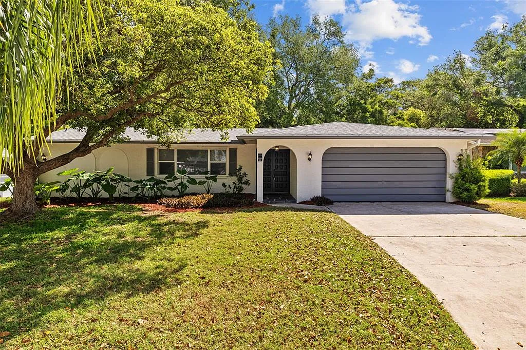 4 bed, 2.0 bath, 2126 sqft, $4,200 — Photo 1