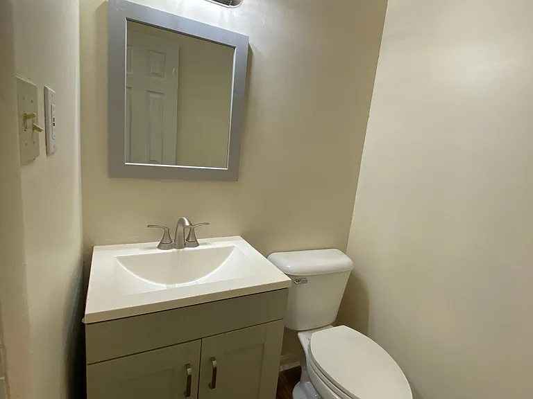 325 W Ridge St — Photo 5