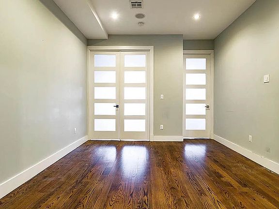 4th image of 168 Wilson Ave APT 3R