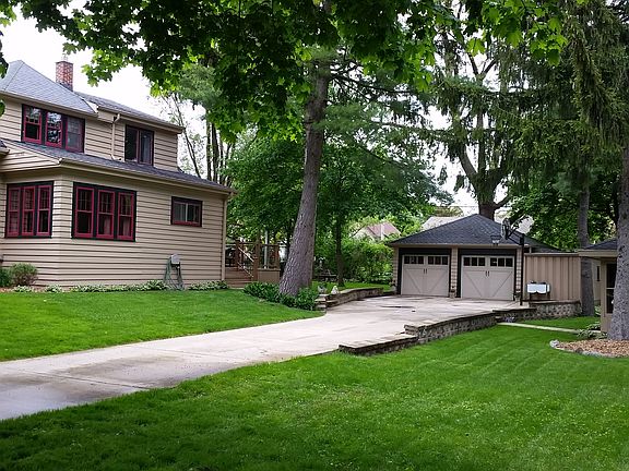 2nd image of 10846 W Liberty Ave