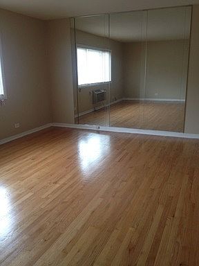 5th image of 6947 S Jeffery Blvd APT 2H