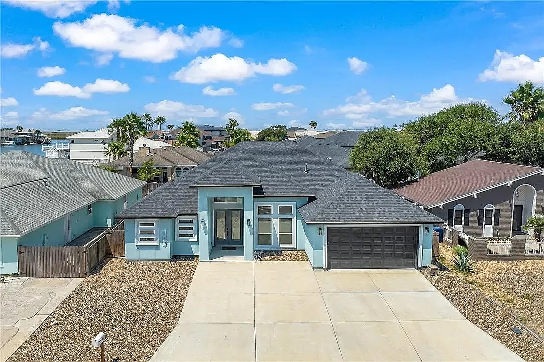 4 bed, 2812 sqft, $4,995 — Photo 3