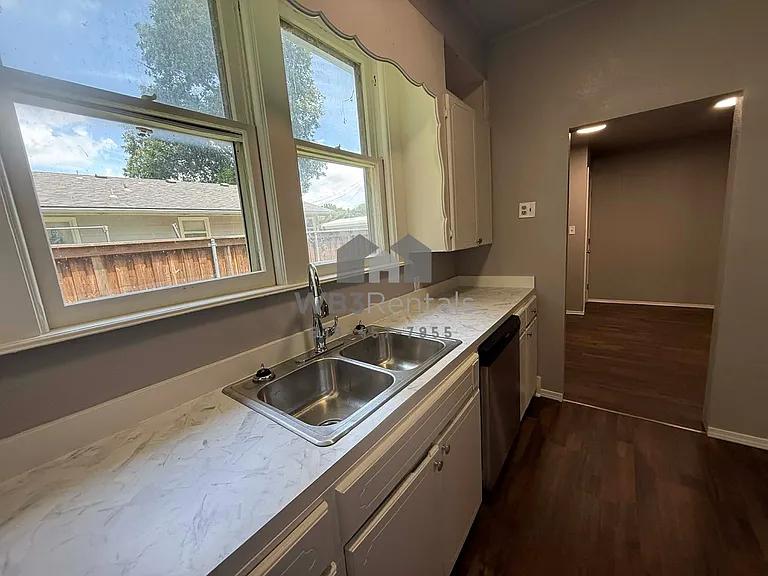 1116 Maple St — Photo 11