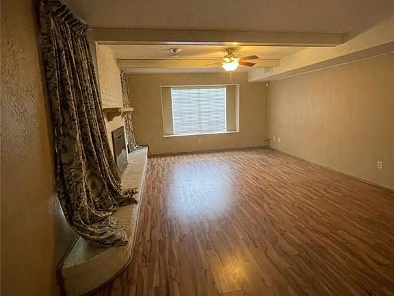 3rd image of 3759 Pin Oak Ave