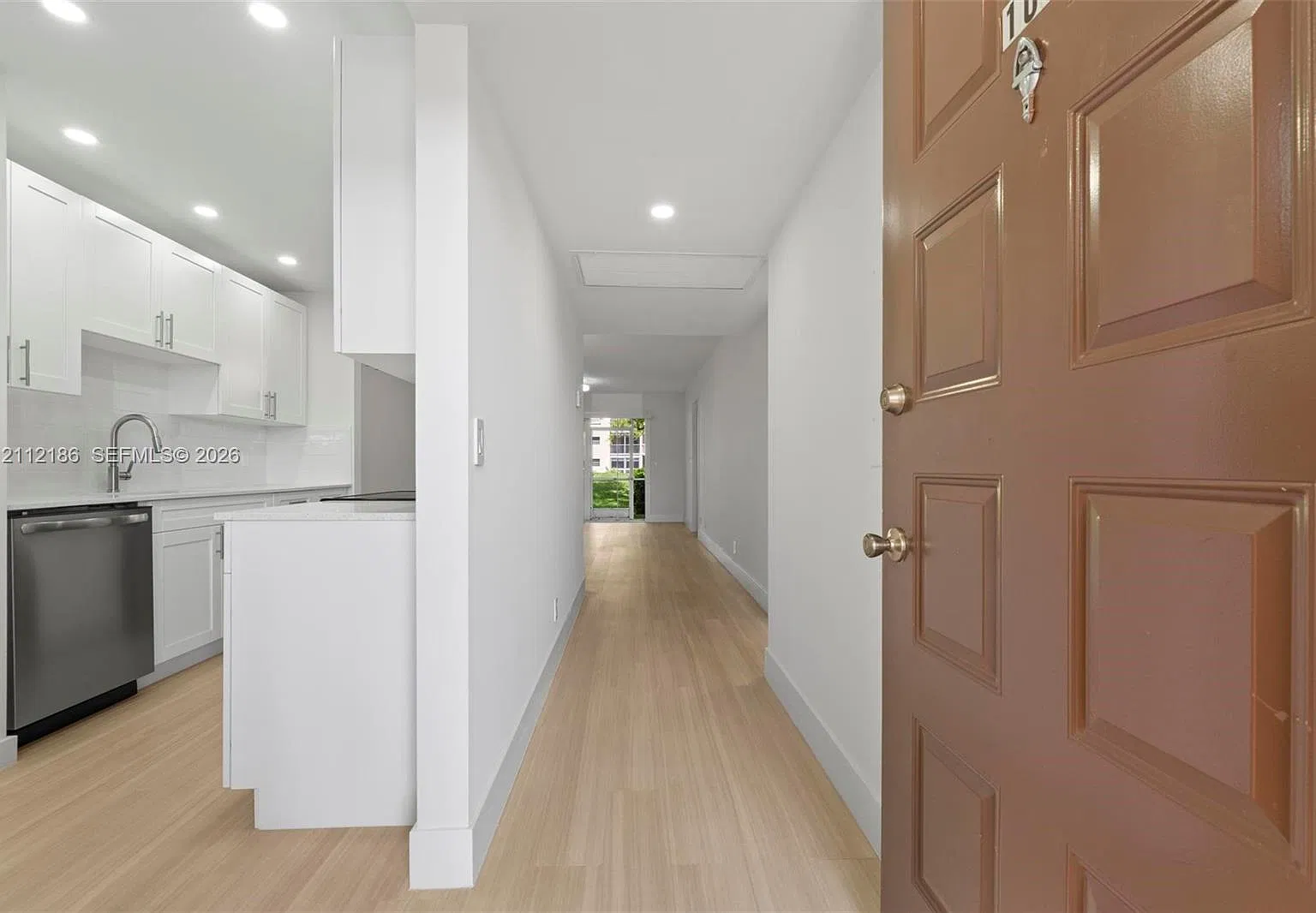 Cambridge At Century Vill — Photo 3