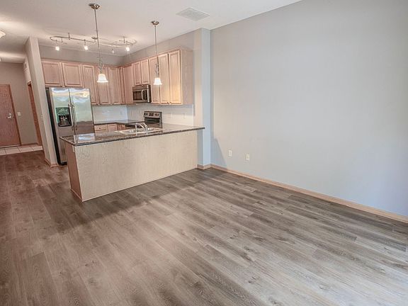 5th image of 633 Main St NW APT 103
