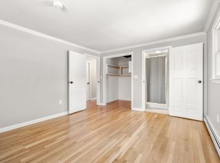 121 Daniel Dr, Bridgeport, CT 06606