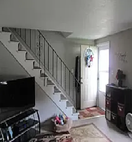 3 bed, 1200 sqft, $1,400 — Photo 2
