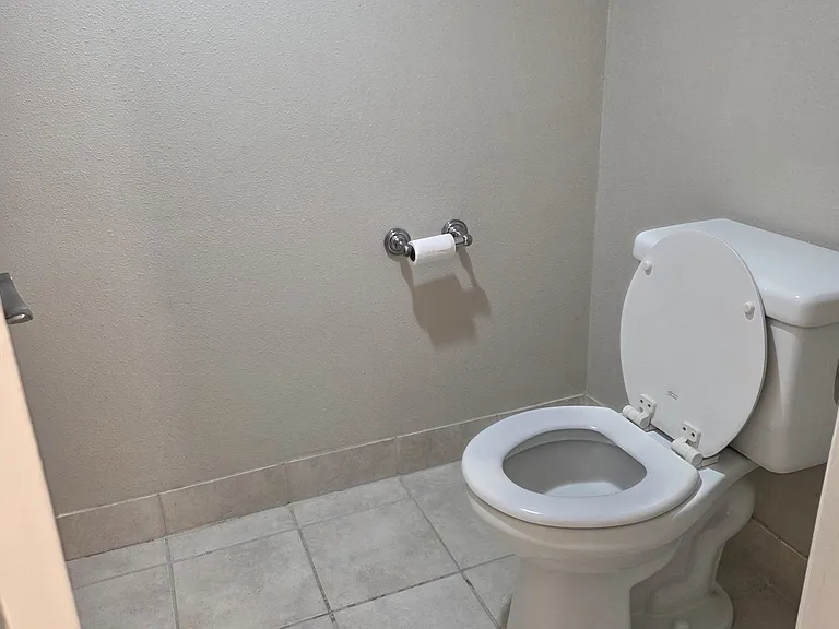1503 SE Royal Green Cir — Photo 4