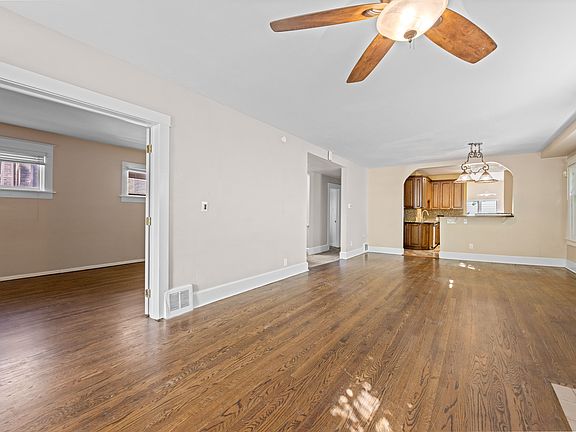 5th image of 916 S Williams St #916