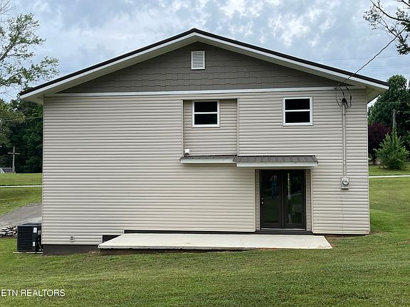 4th image of 359 Community Dr