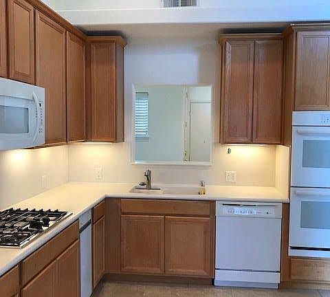 5th image of 435 Sheridan Ave APT 311