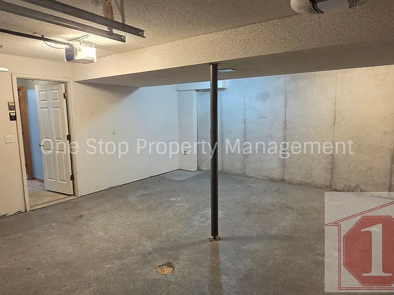 1317 S Huntington Dr — Photo 27
