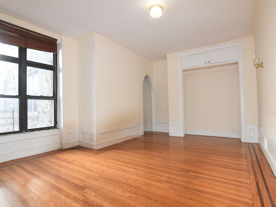 2nd image of 201 E 18th St #5