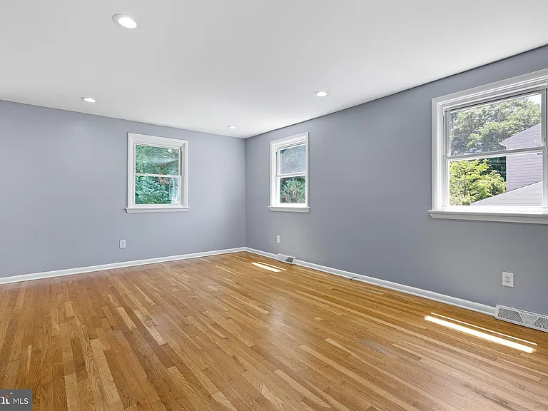 24 Fremont Rd — Photo 12