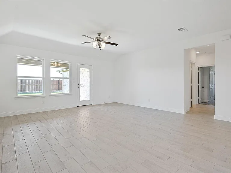 509 Amenduni Ln — Photo 16